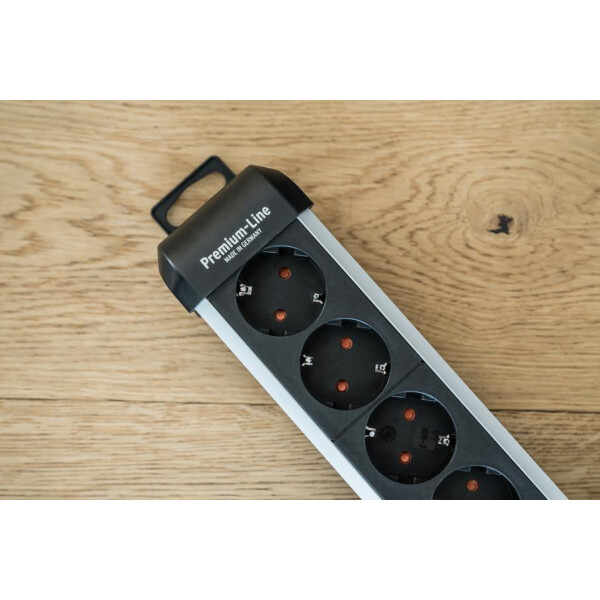Brennenstuhl 1391030800 - 3 m - Indoor - Abgewinkelt - IP20 - Schwarz - Silber - 8 AC-Ausgänge