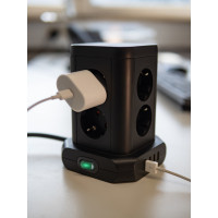 Brennenstuhl Steckdosenturm 8-fach mit 4x USB 2m H05VV-F3G1.5